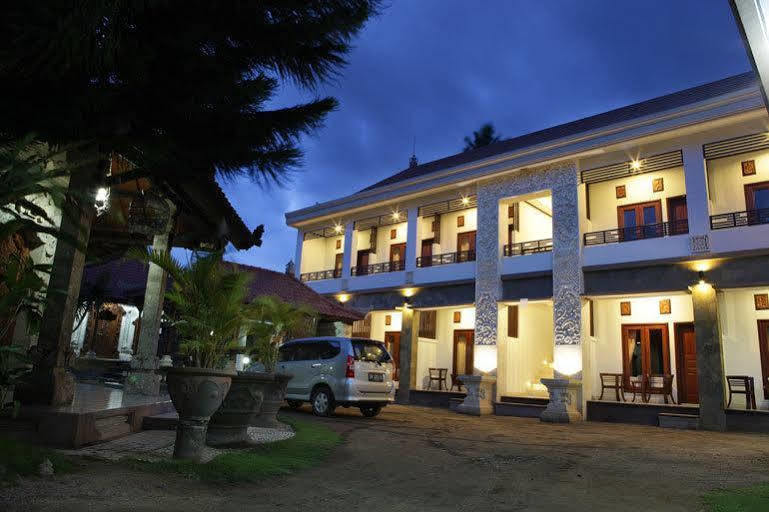 Puri Jayaraja Guest House Kuta Lombok Exterior foto