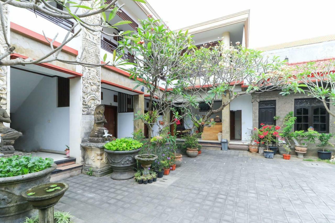 Puri Jayaraja Guest House Kuta Lombok Exterior foto
