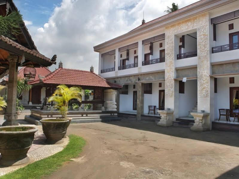 Puri Jayaraja Guest House Kuta Lombok Exterior foto
