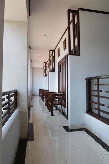 Puri Jayaraja Guest House Kuta Lombok Exterior foto