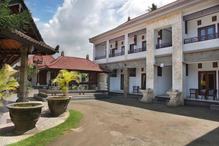 Puri Jayaraja Guest House Kuta Lombok Exterior foto